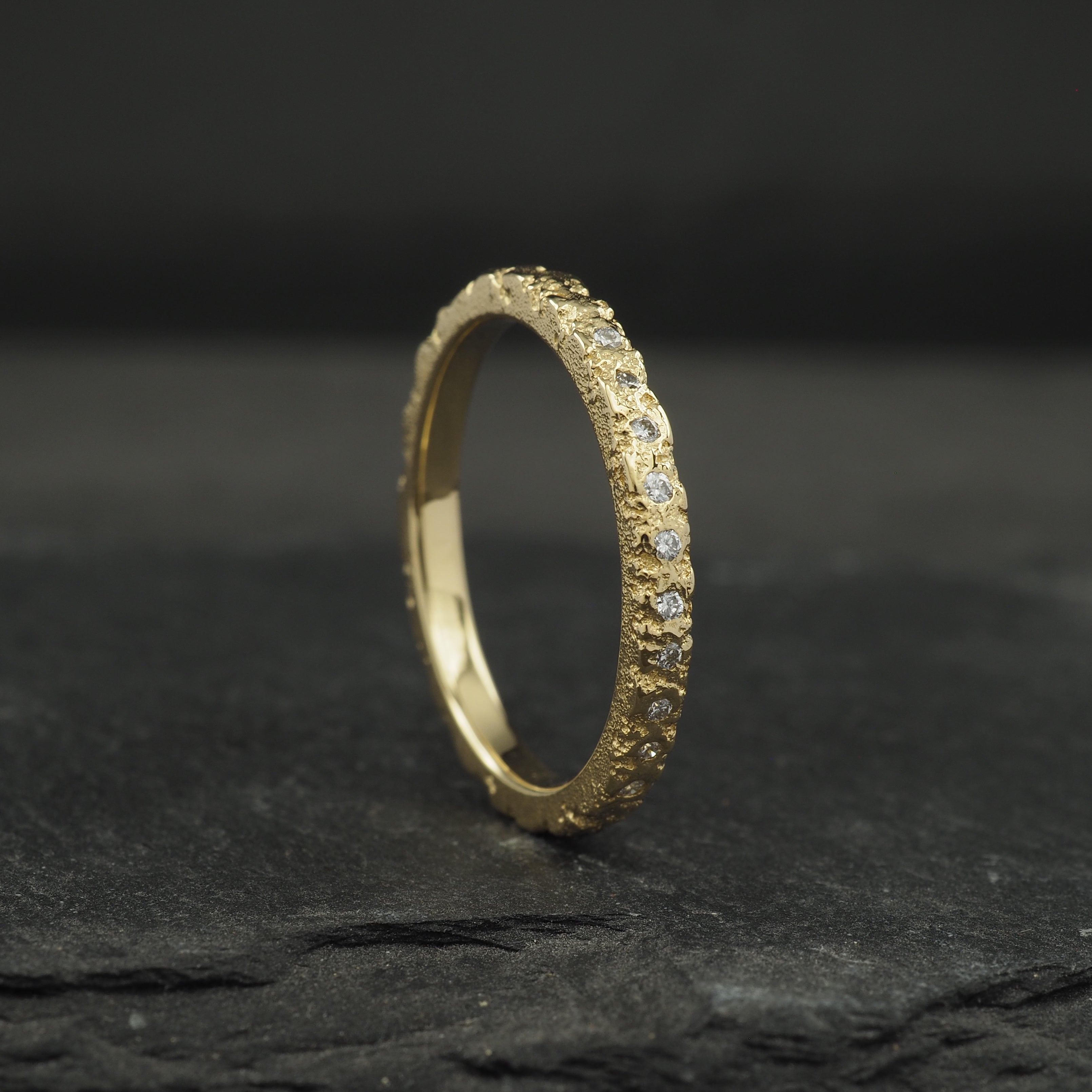 Crater Diamond Band Fine - 18k Yellow Gold
