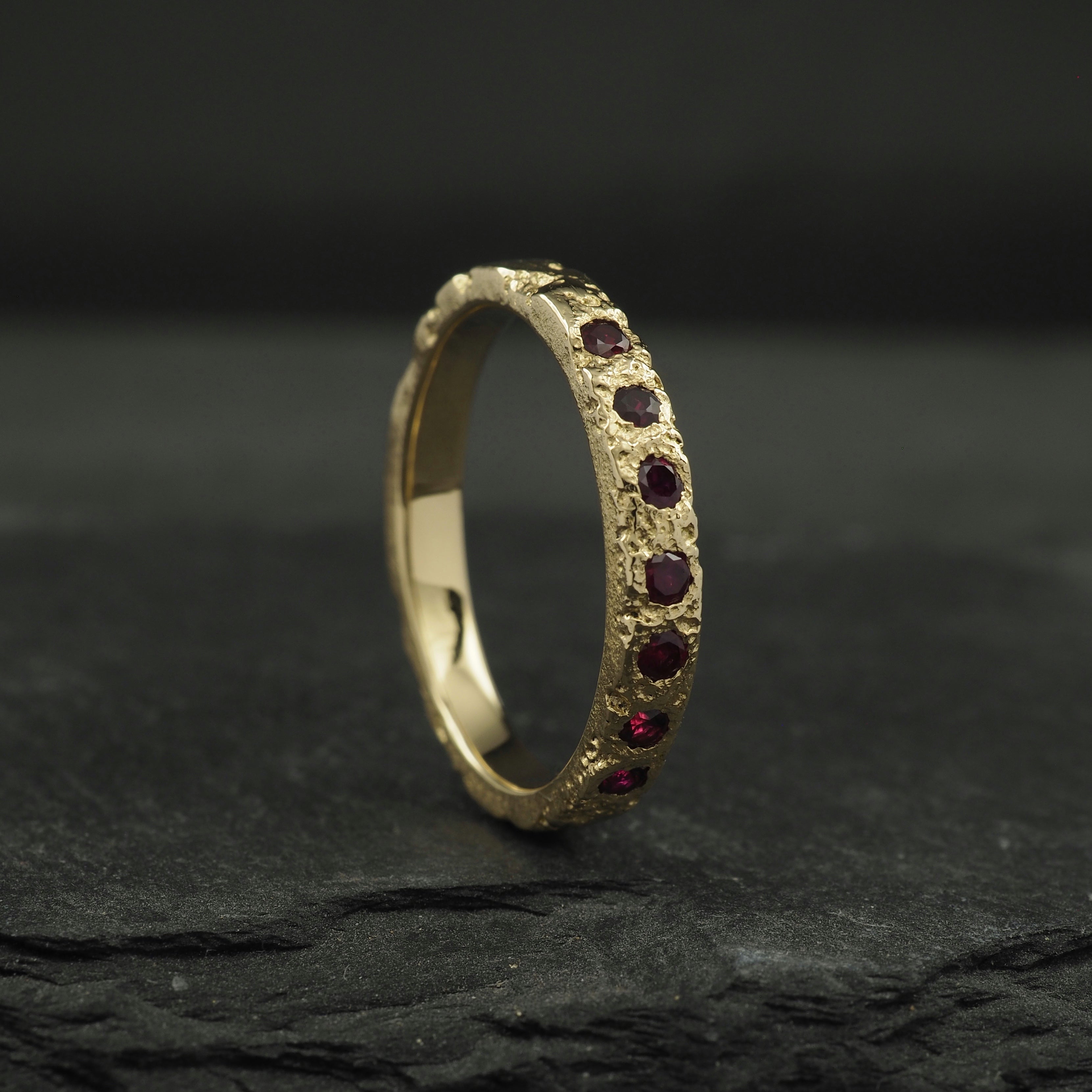 Crater Ruby Band Medium - Yellow Gold