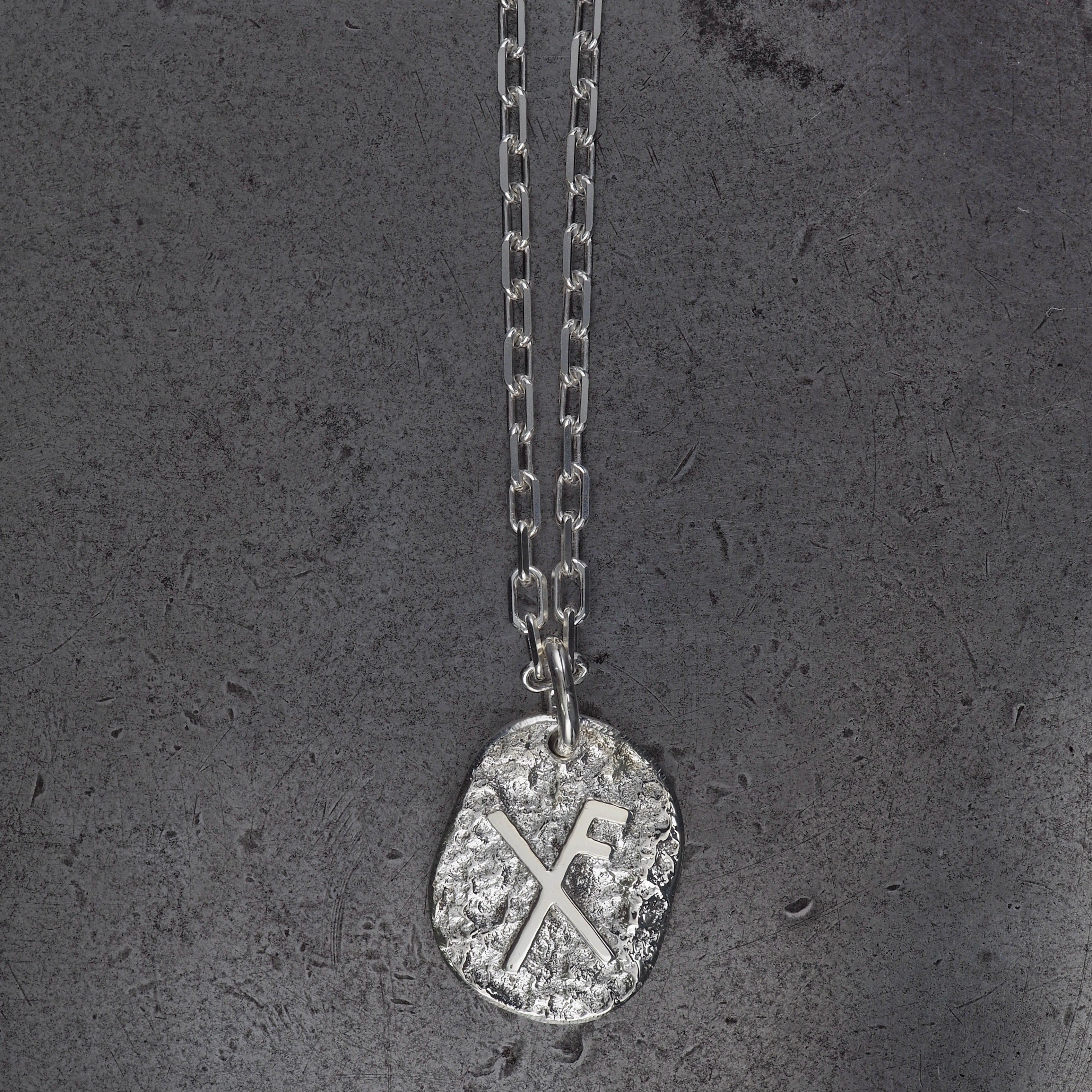 Terra rounded Gibu Auja pendant large sterling silver