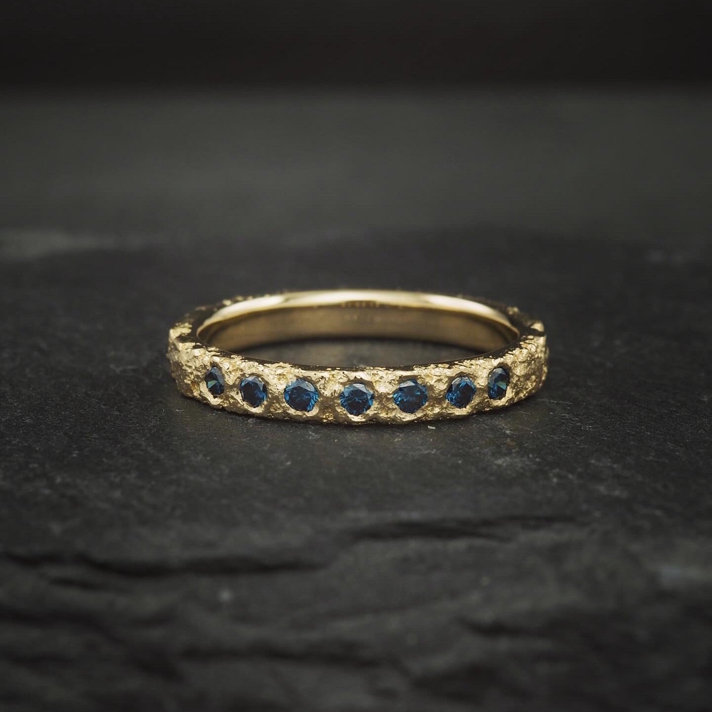 Crater Diamond Band Medium - 18k Yellow Gold