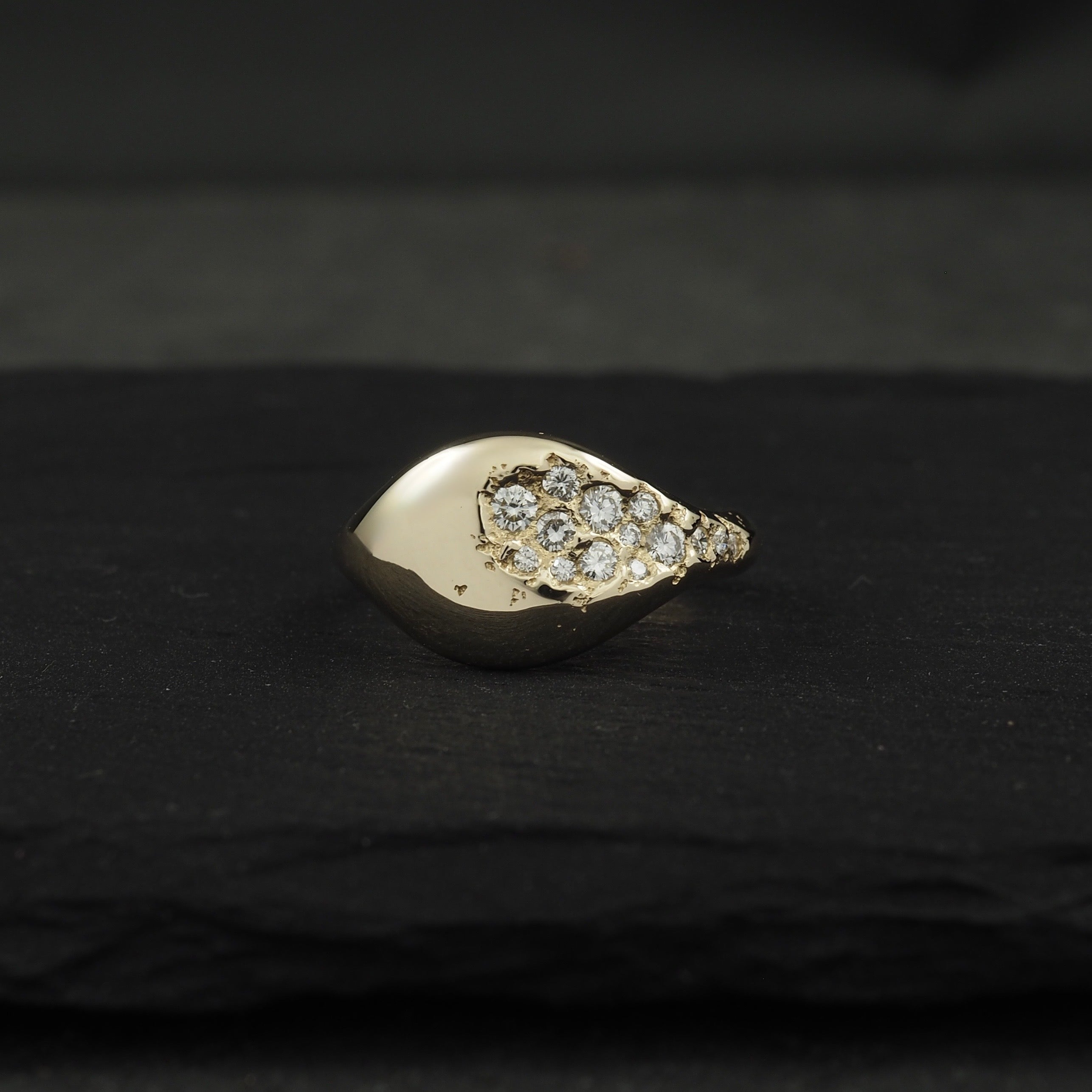 Aeon II signet + diamonds