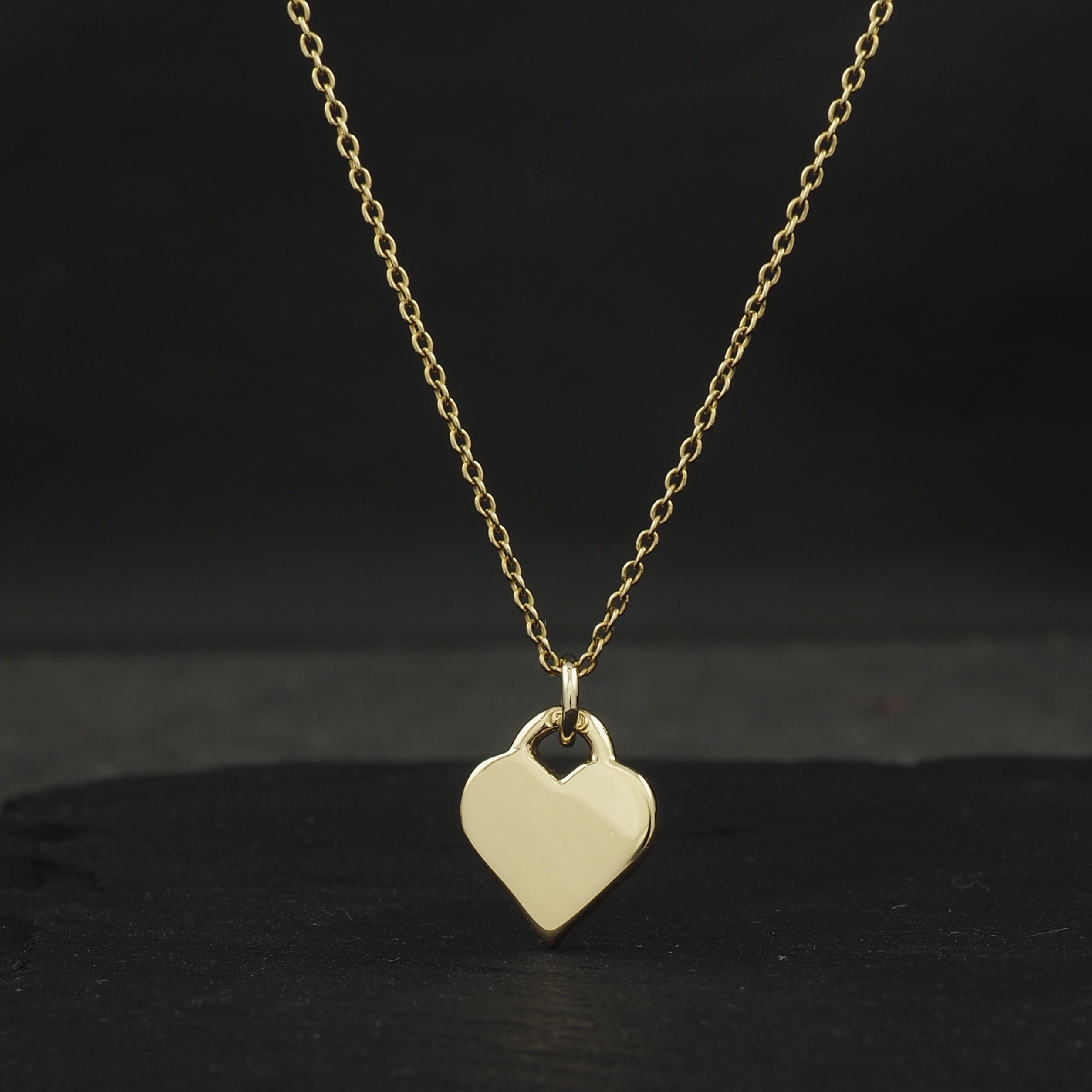 Aeon heart pendant 18k yellow gold