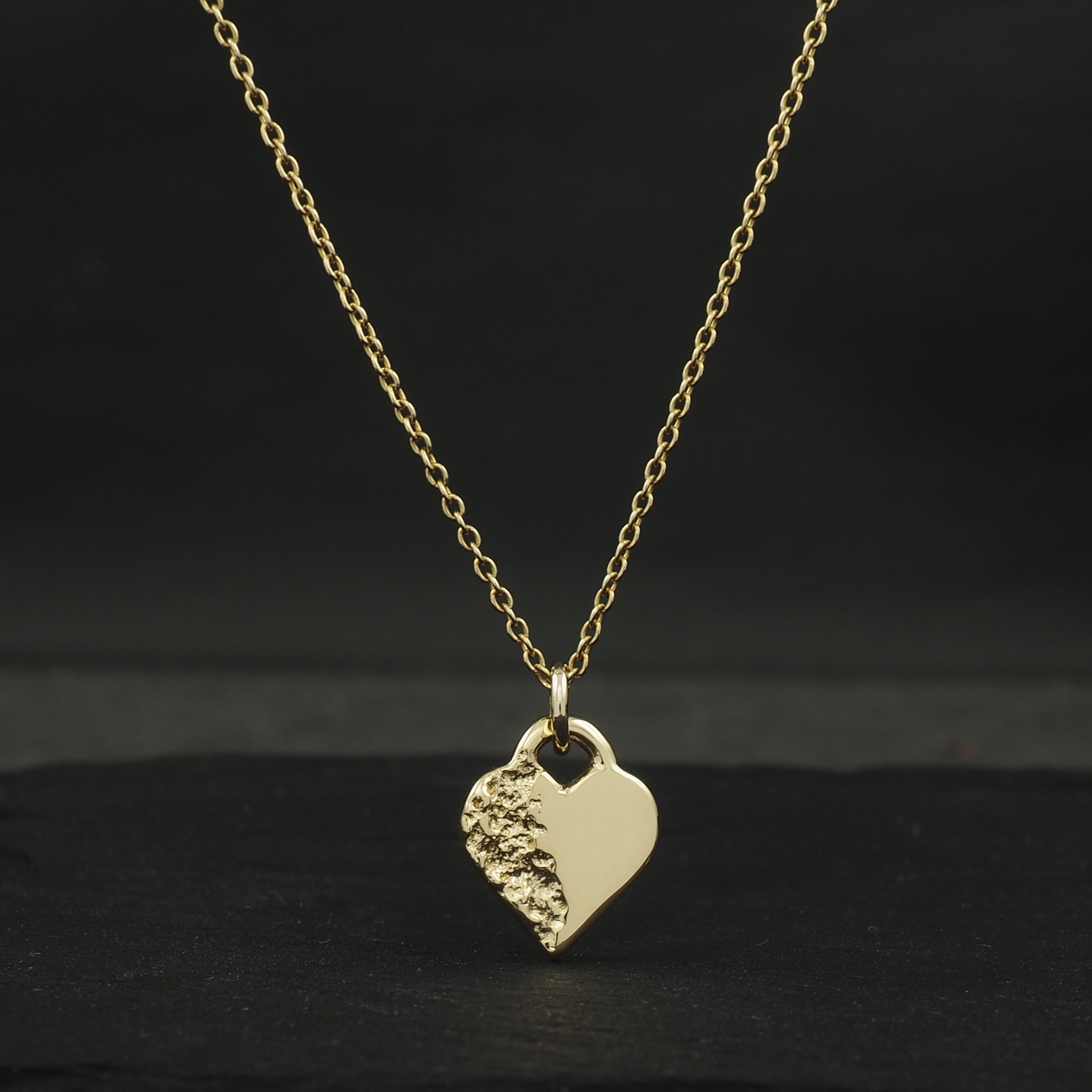 Aeon heart pendant 18k yellow gold