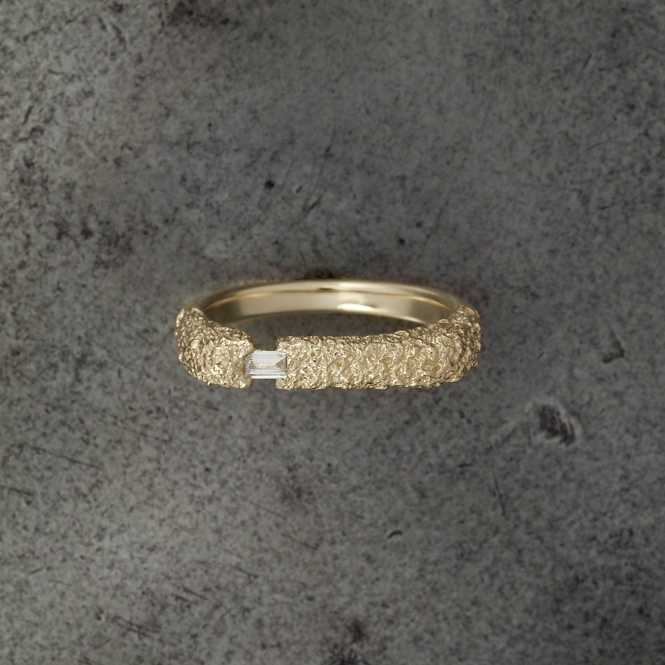 Montes ridge ring - yellow gold