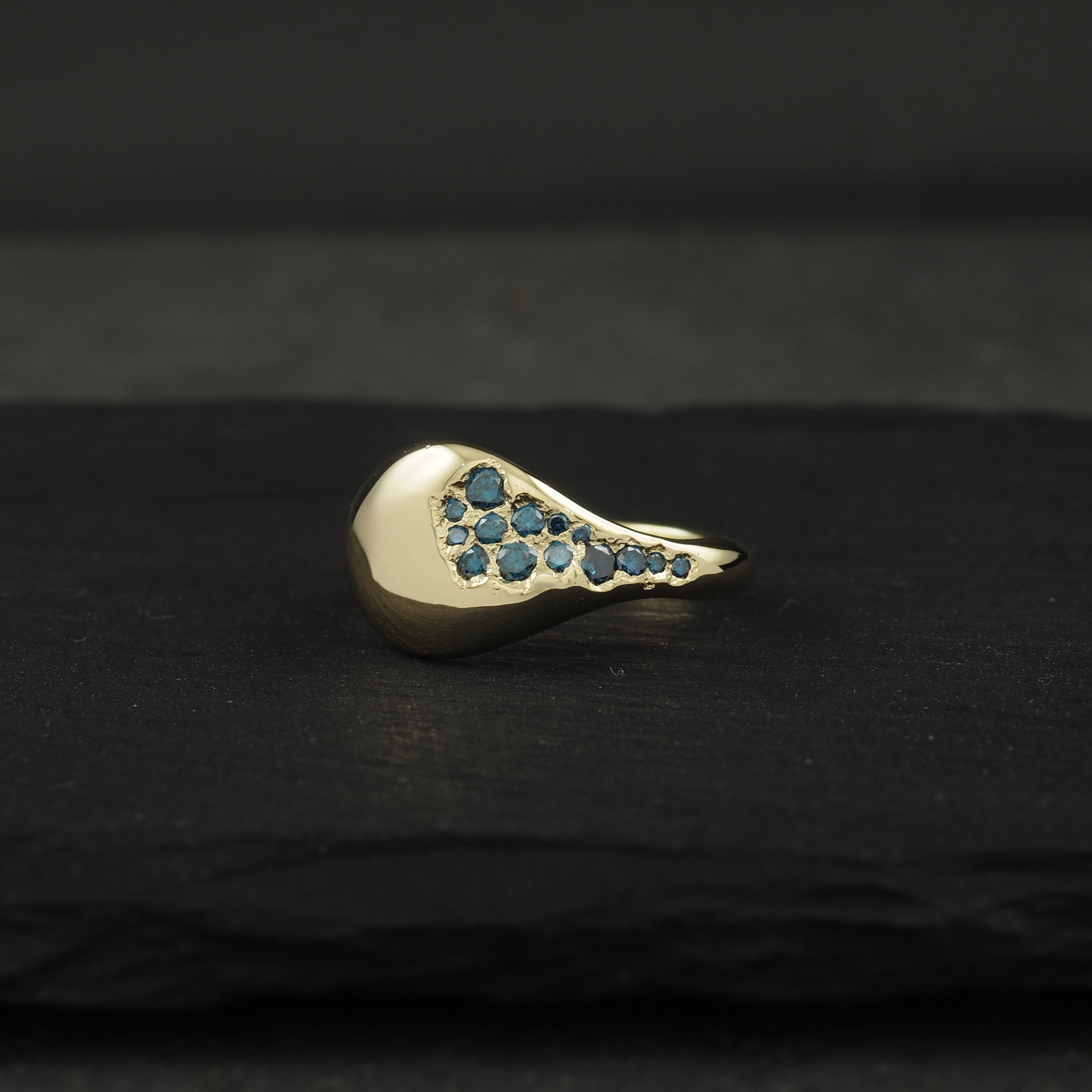 Aeon II signet + blue diamonds