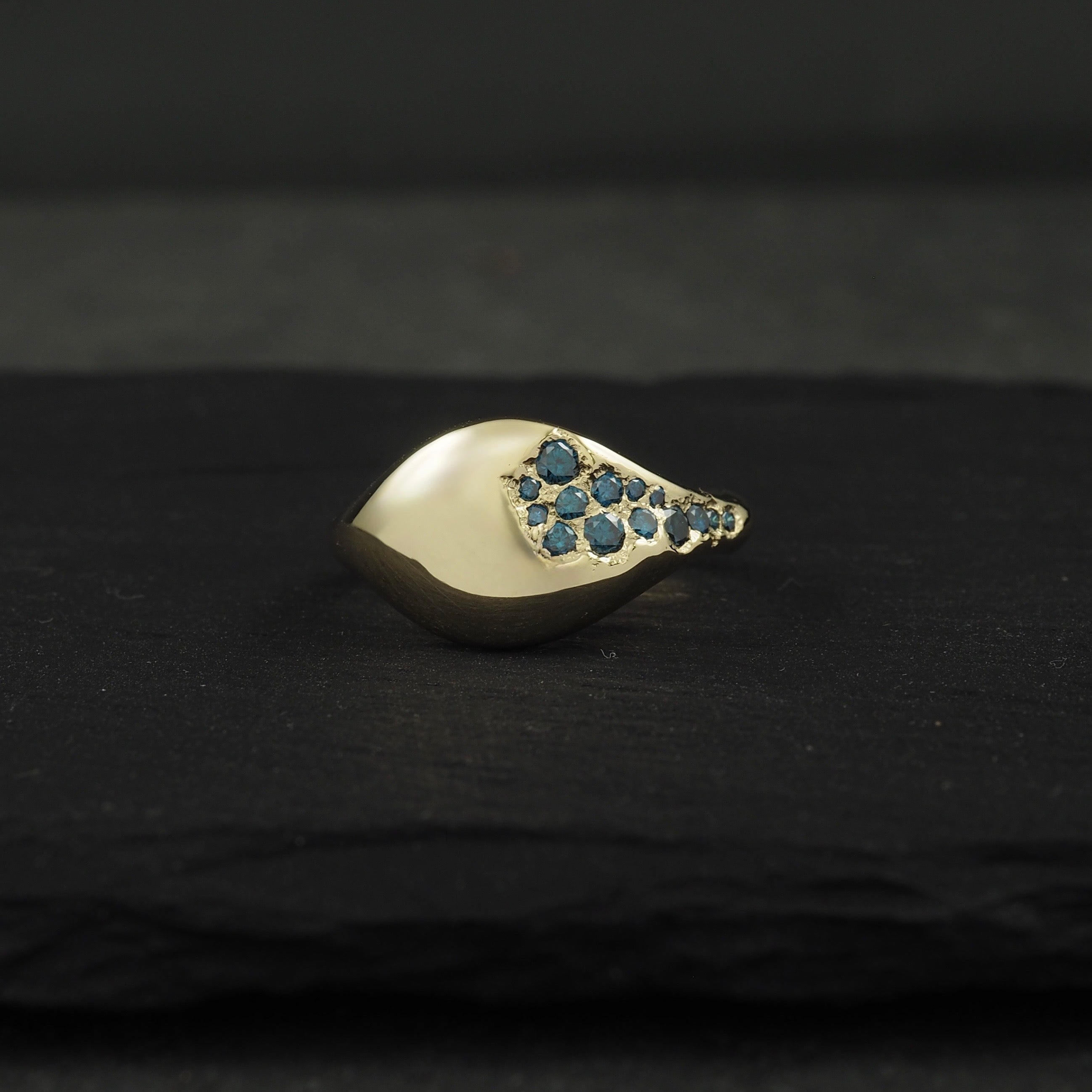 Aeon II signet + blue diamonds