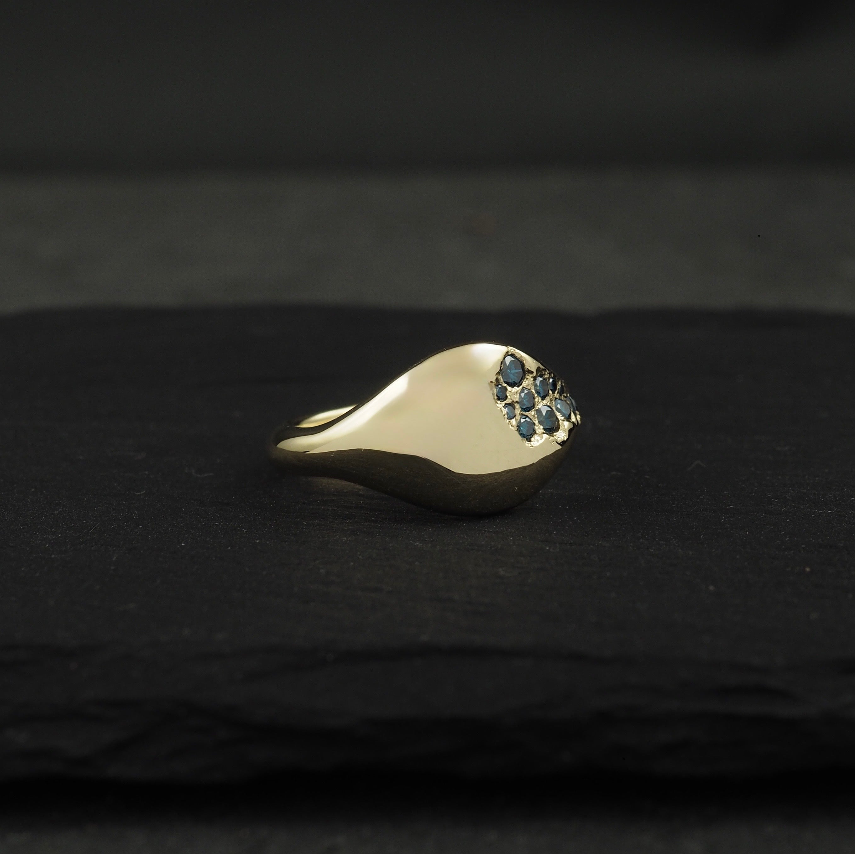 Aeon II signet + blue diamonds