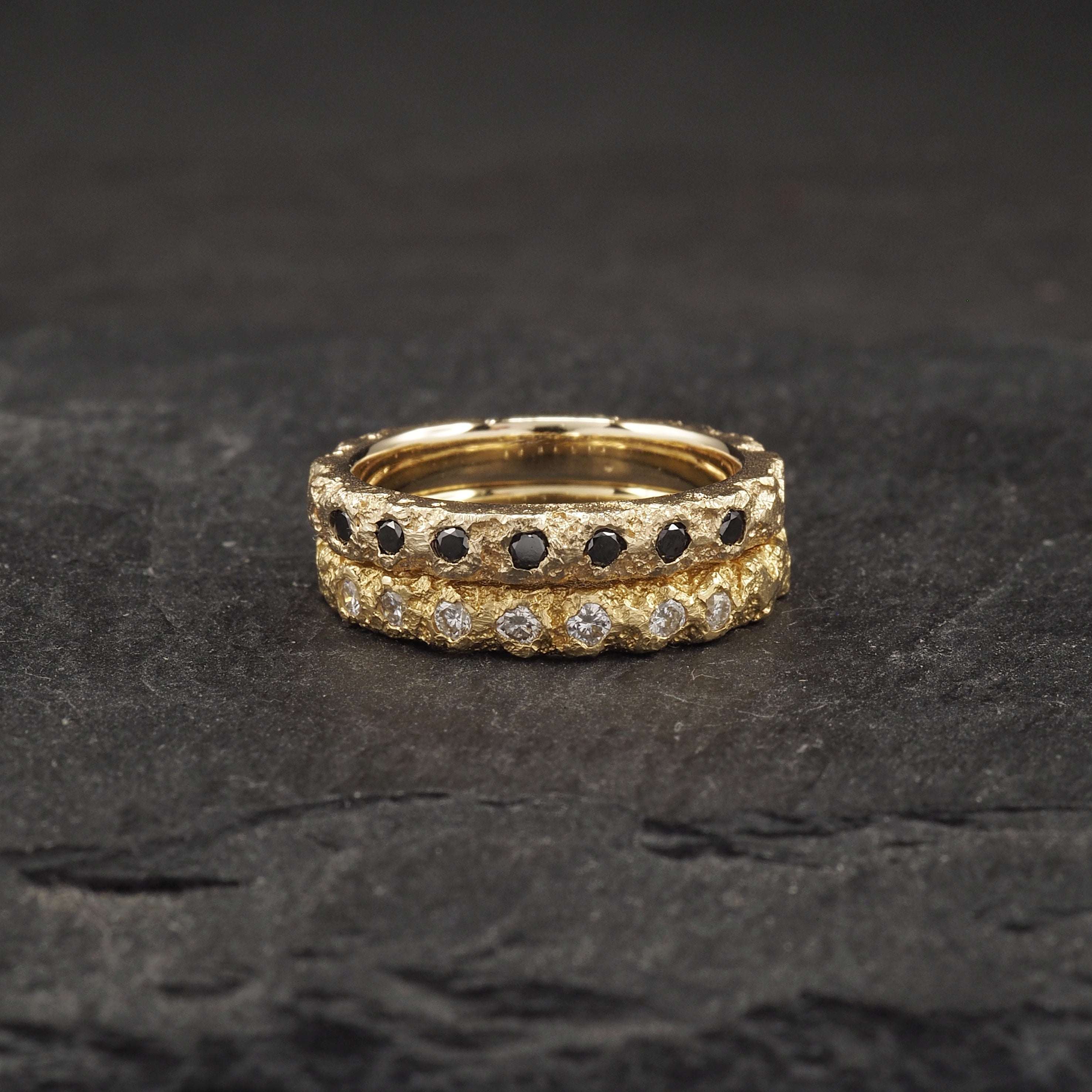Crater Diamond Band Small - 9k Yellow Gold