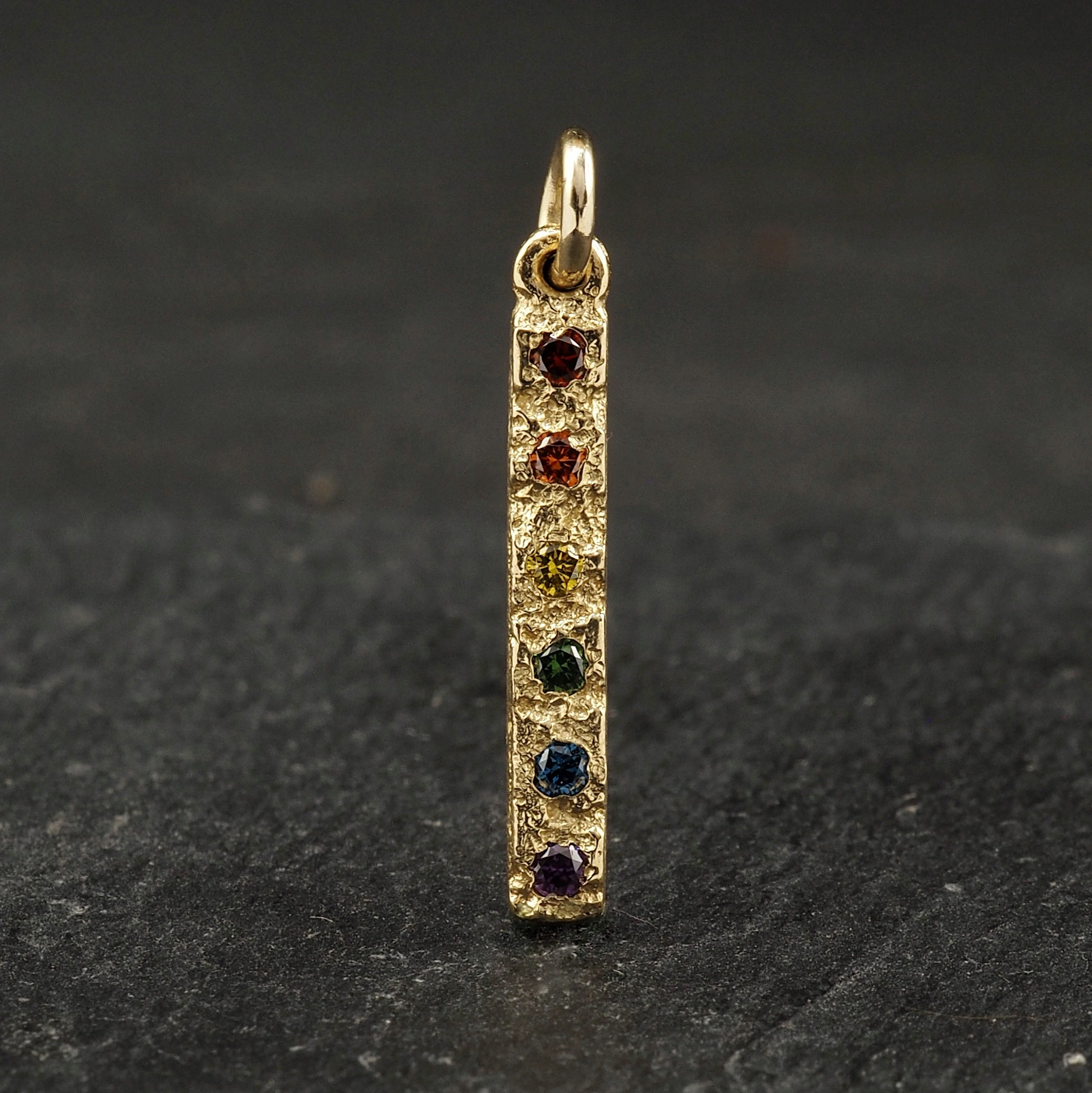 Crater Rainbow Diamond Bar Pendant 18k yellow gold