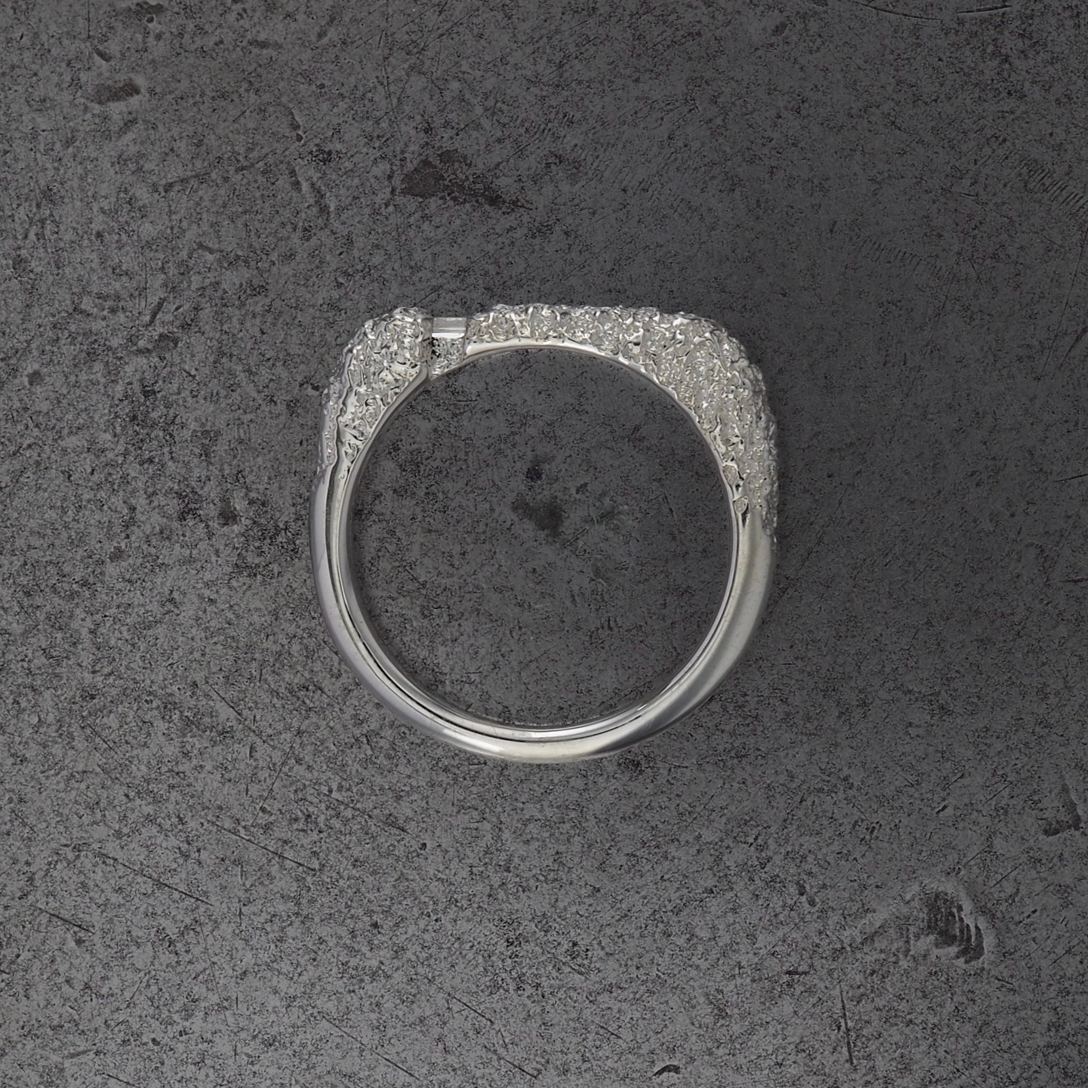 Montes ridge ring - yellow gold