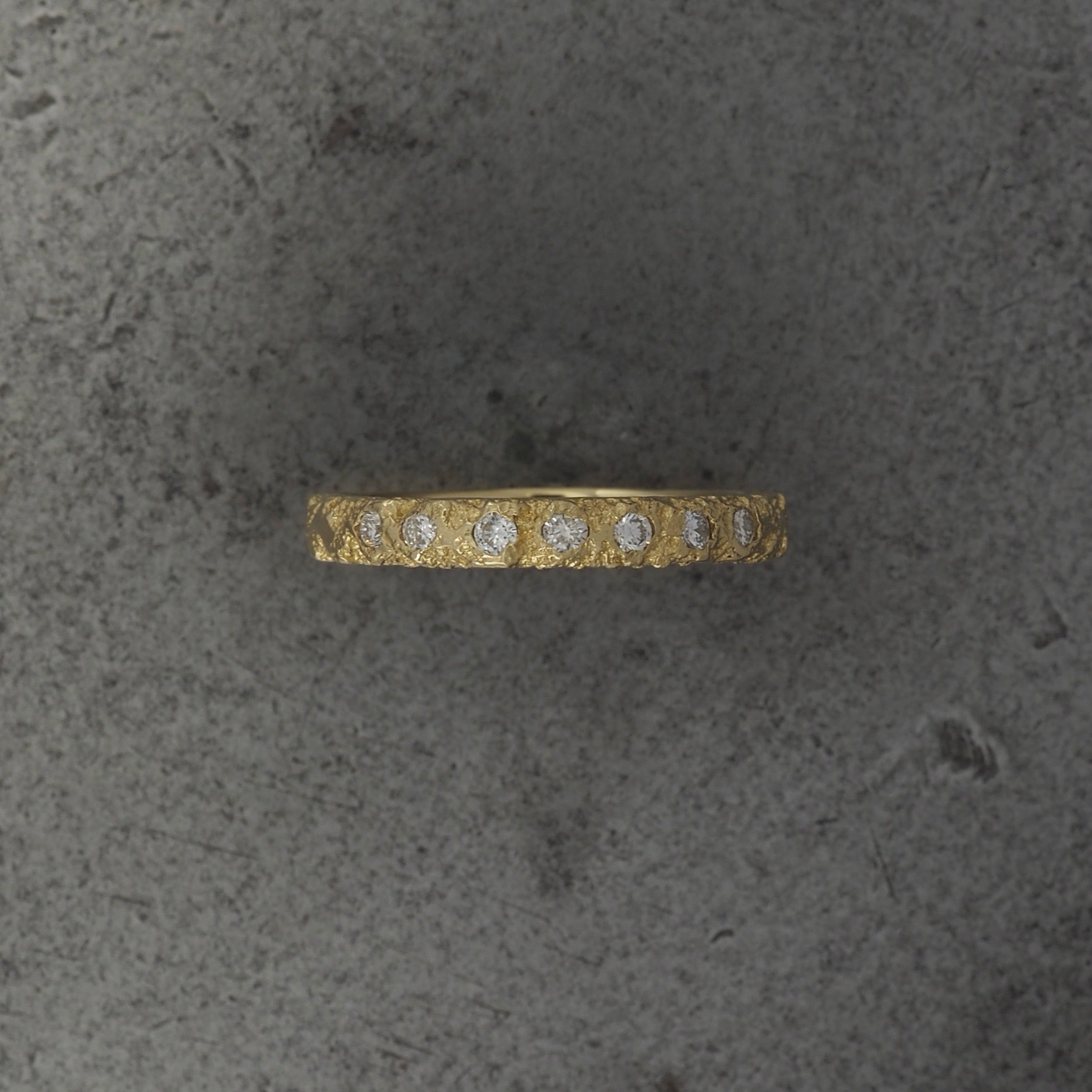 Crater Diamond Band Small - 18k Yellow Gold