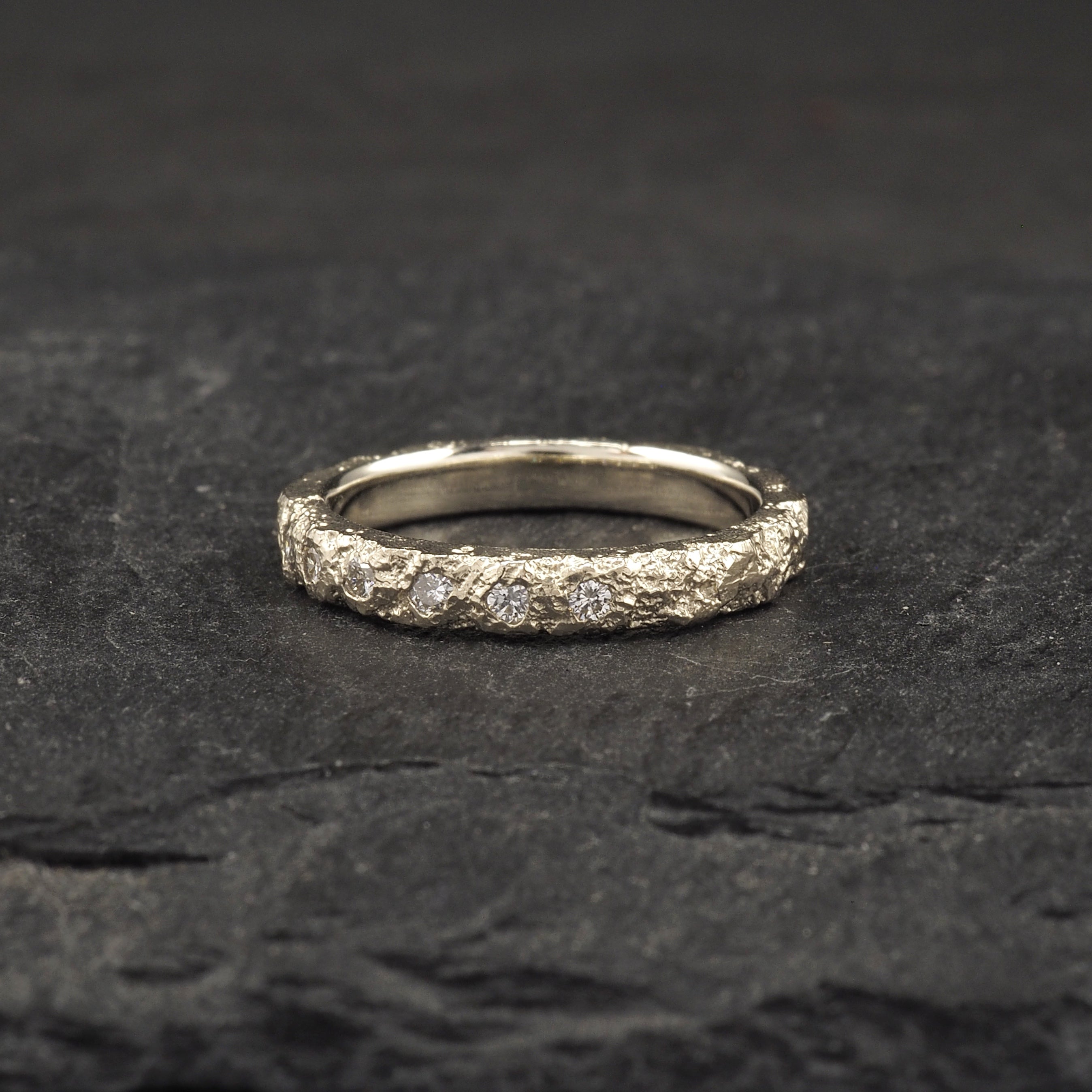 Crater Diamond Band 9k White Gold